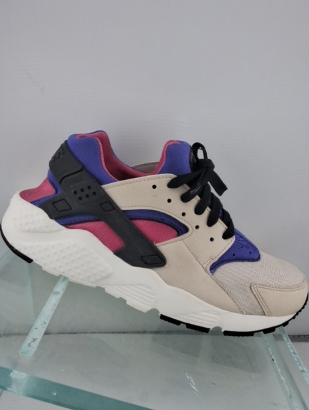 Nike Harachas Pink Interior Low-Top Sneaker